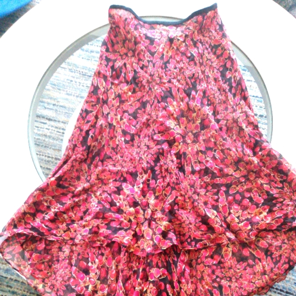 Lipstick print skirt
